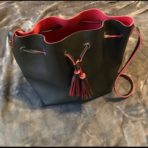 Steve Madden bucket purse. - Picture 1 of 3